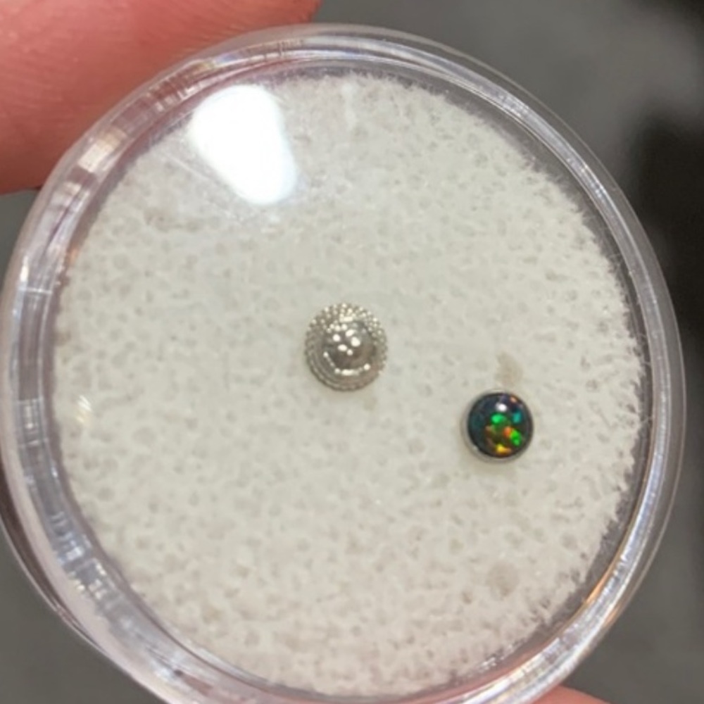 SEPARATE LISTING — WHITE GOLD HAMMERED HERA